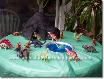 p84862-0-dinosaurparty03.jpg