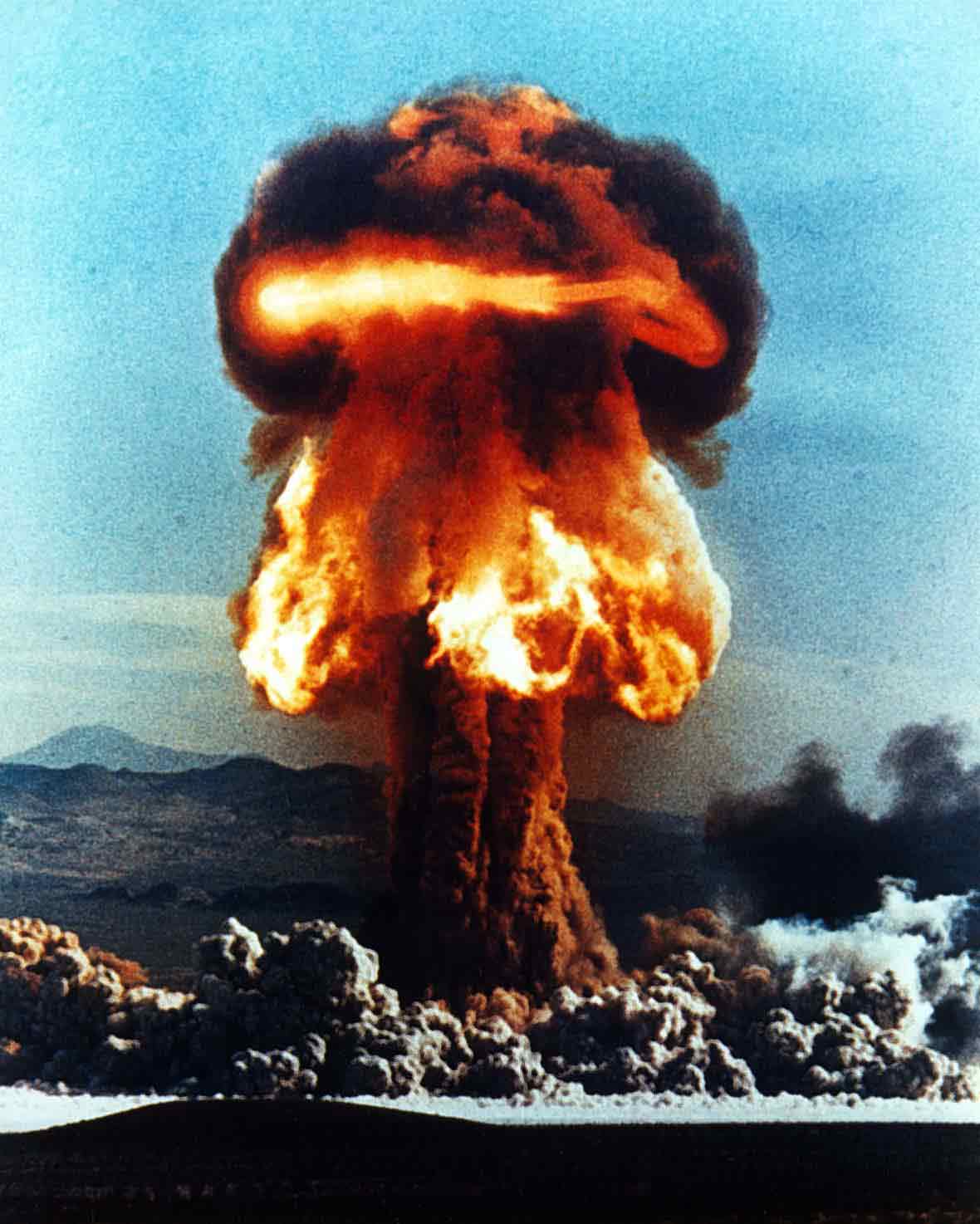 p93665-0-nuclearexplosion.jpg